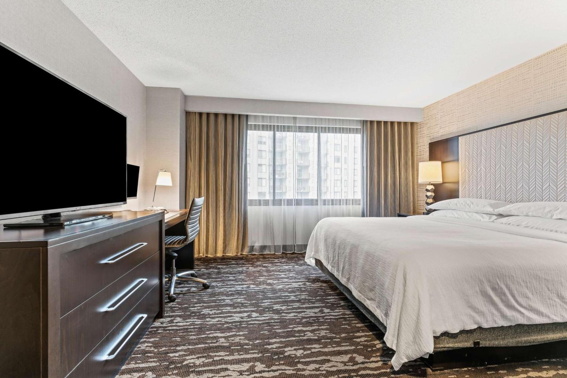 Embassy Suites by Hilton Crystal City National Airport photo 39