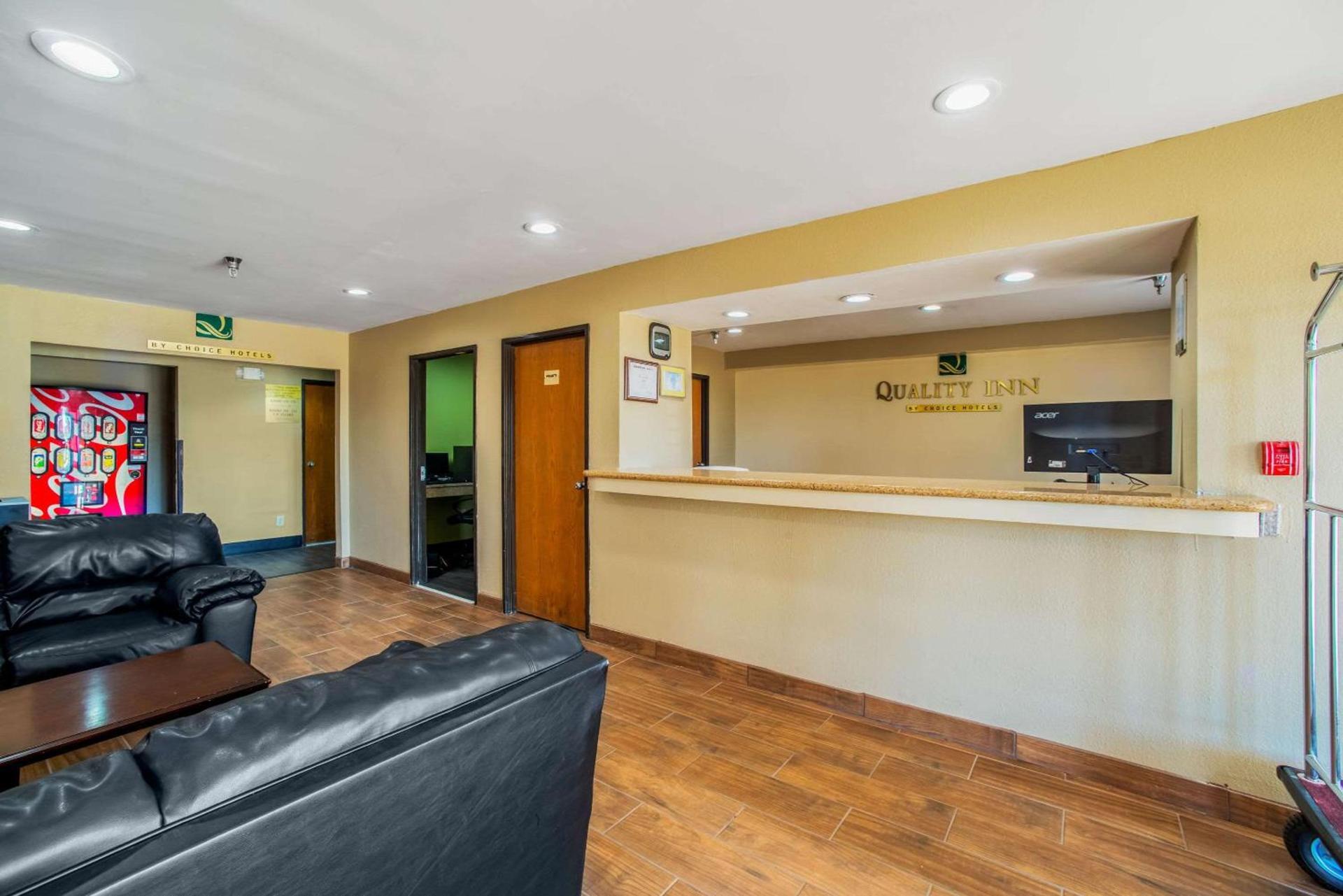 Quality Inn Carbondale University area photo 30
