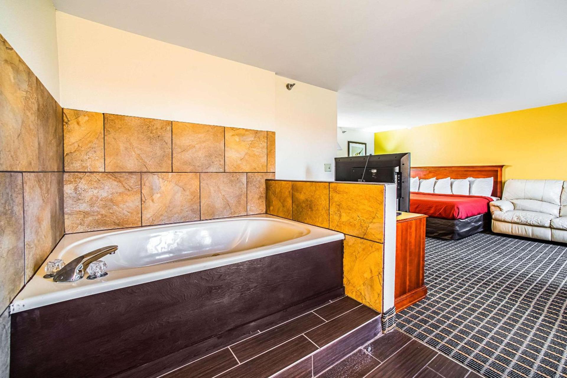 Quality Inn Carbondale University area photo 18