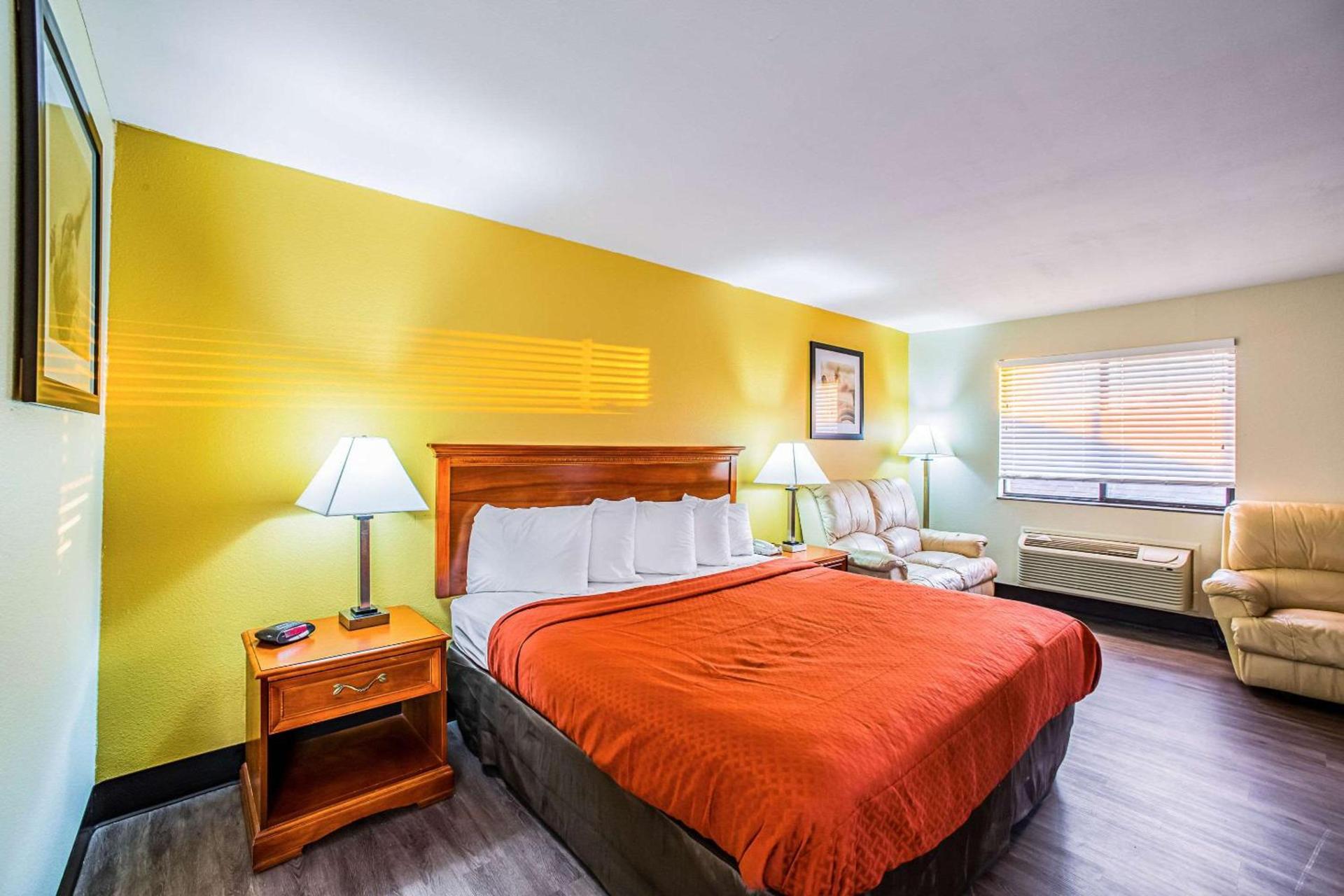 Quality Inn Carbondale University area photo 19