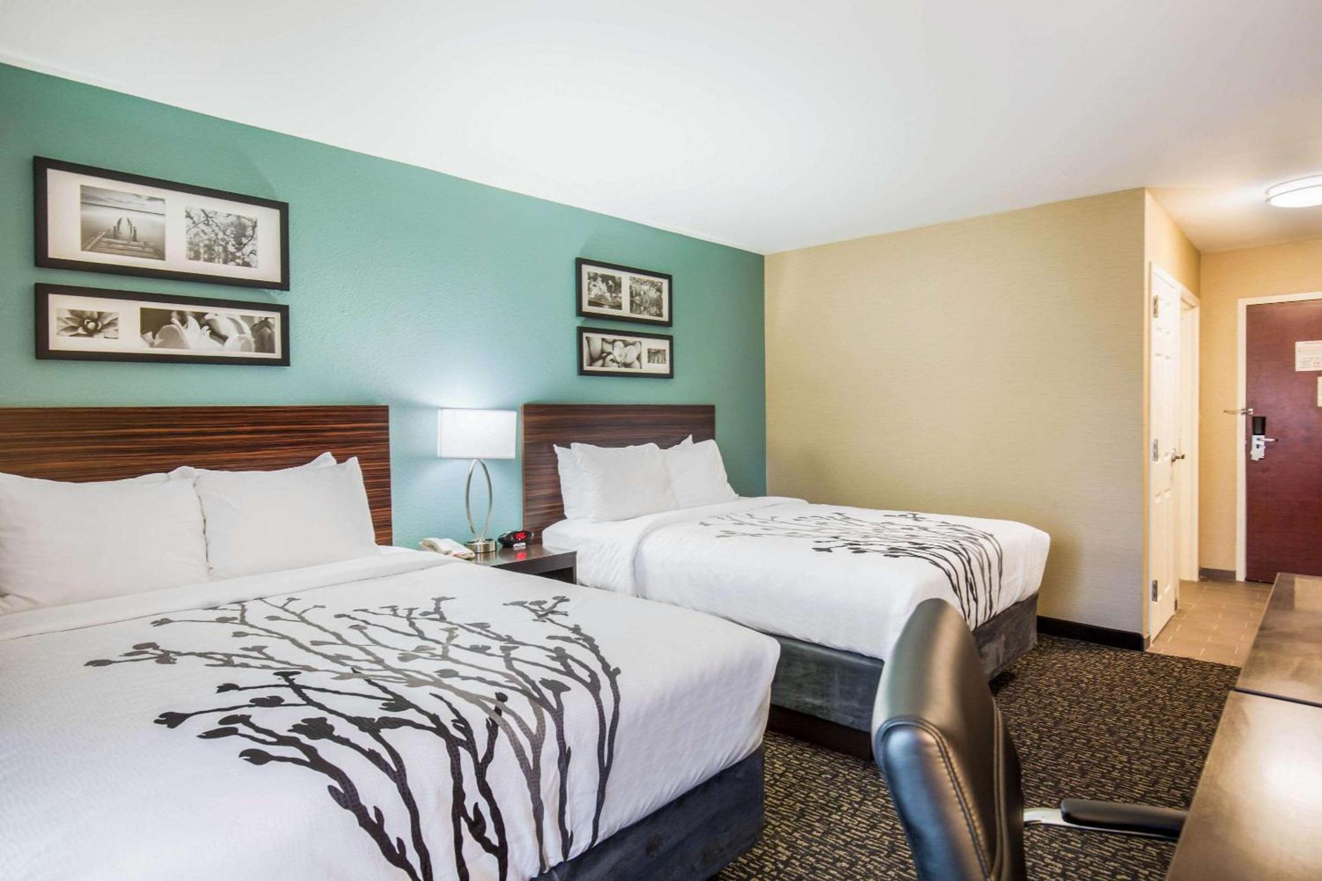 Sleep Inn & Suites Dunmore photo 5