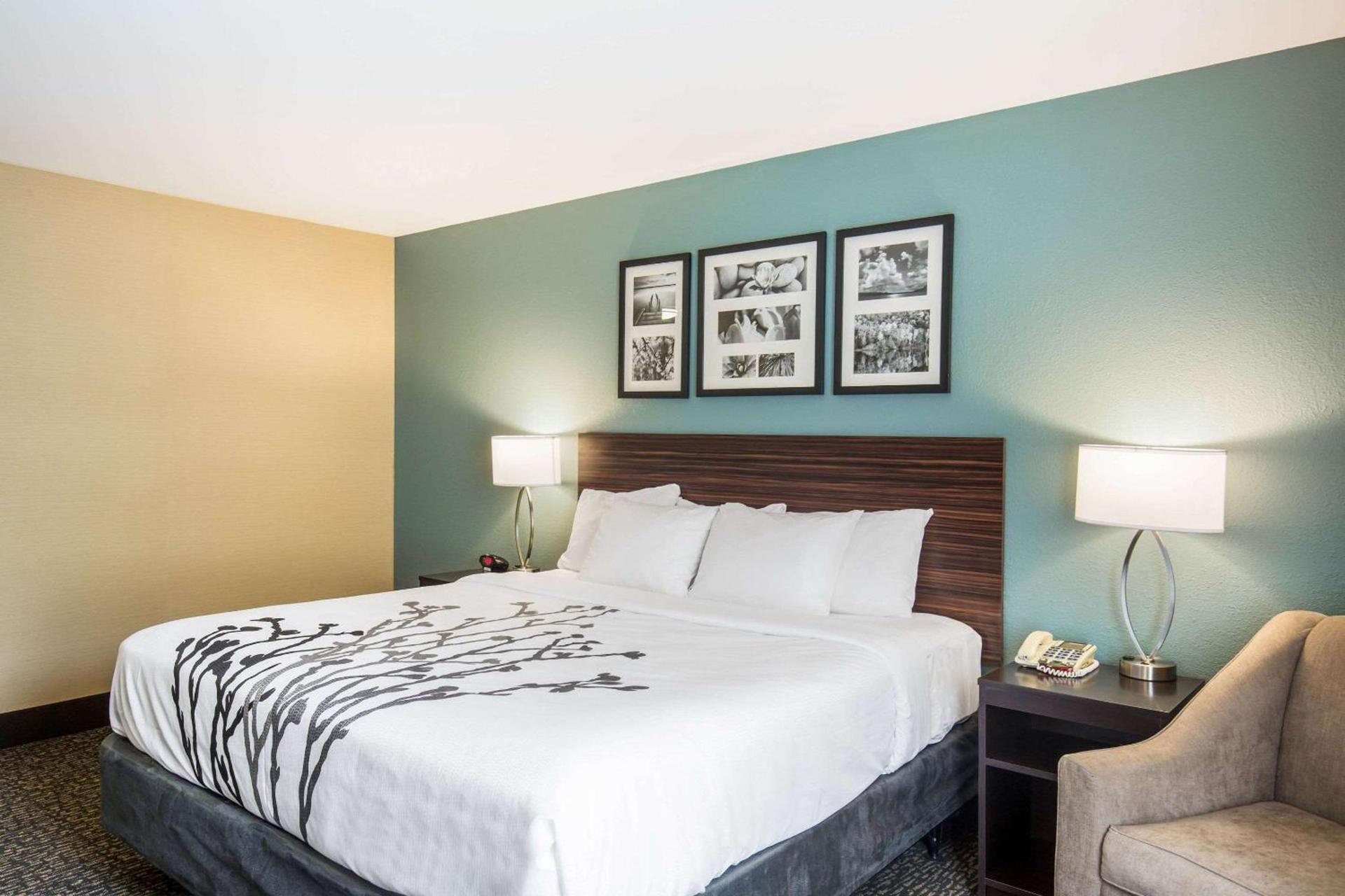 Sleep Inn & Suites Dunmore photo 8