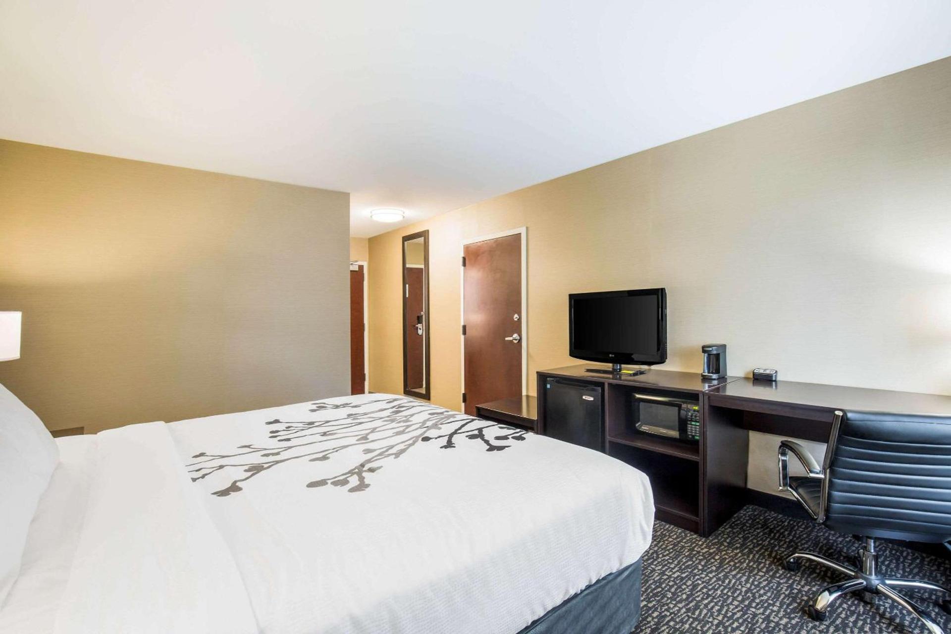 Sleep Inn & Suites Dunmore photo 15