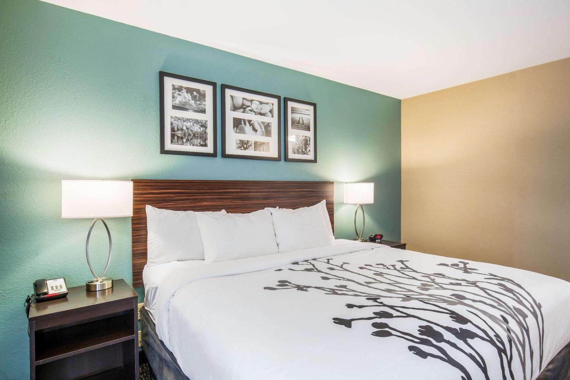 Sleep Inn & Suites Dunmore photo 16