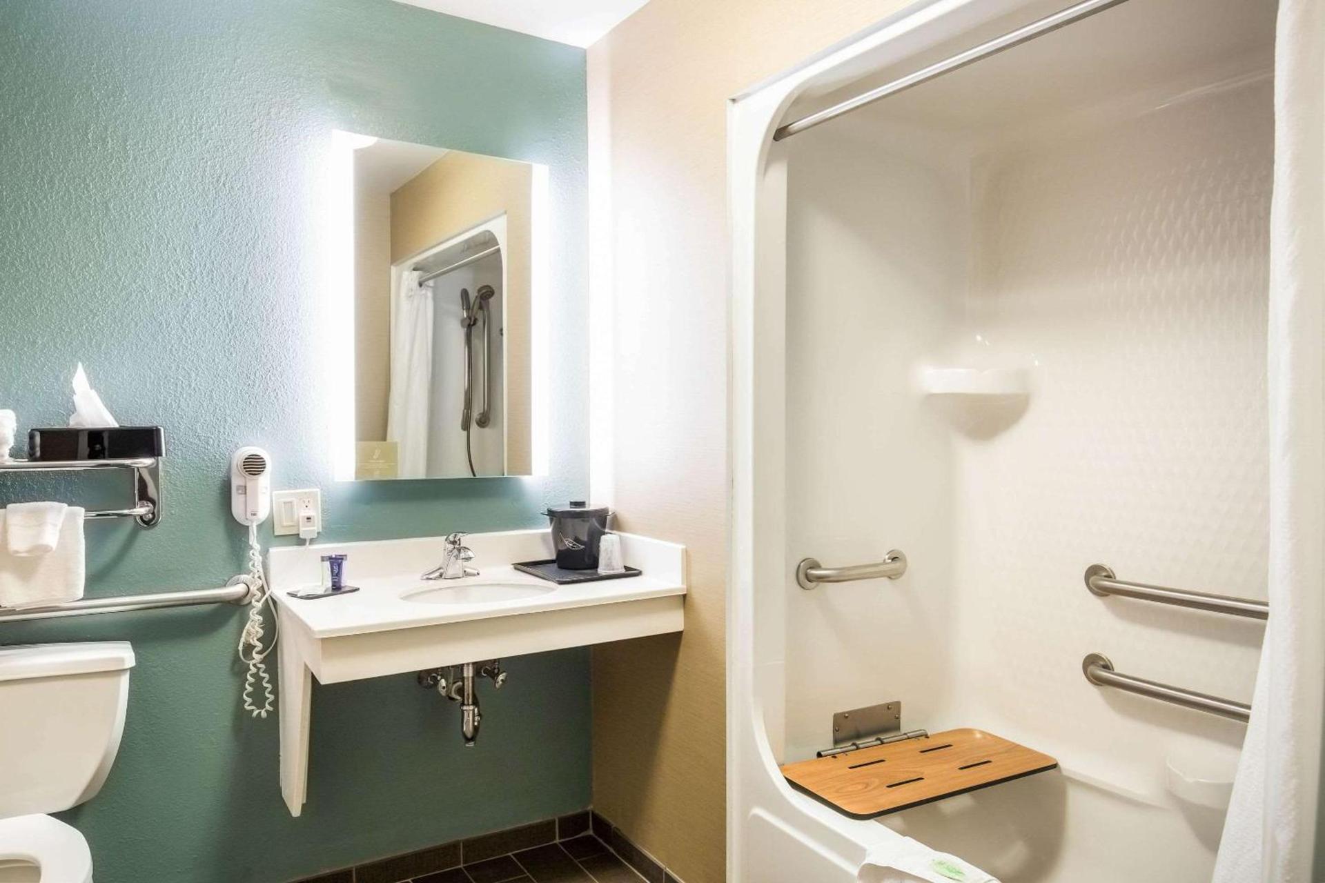 Sleep Inn & Suites Dunmore photo 17