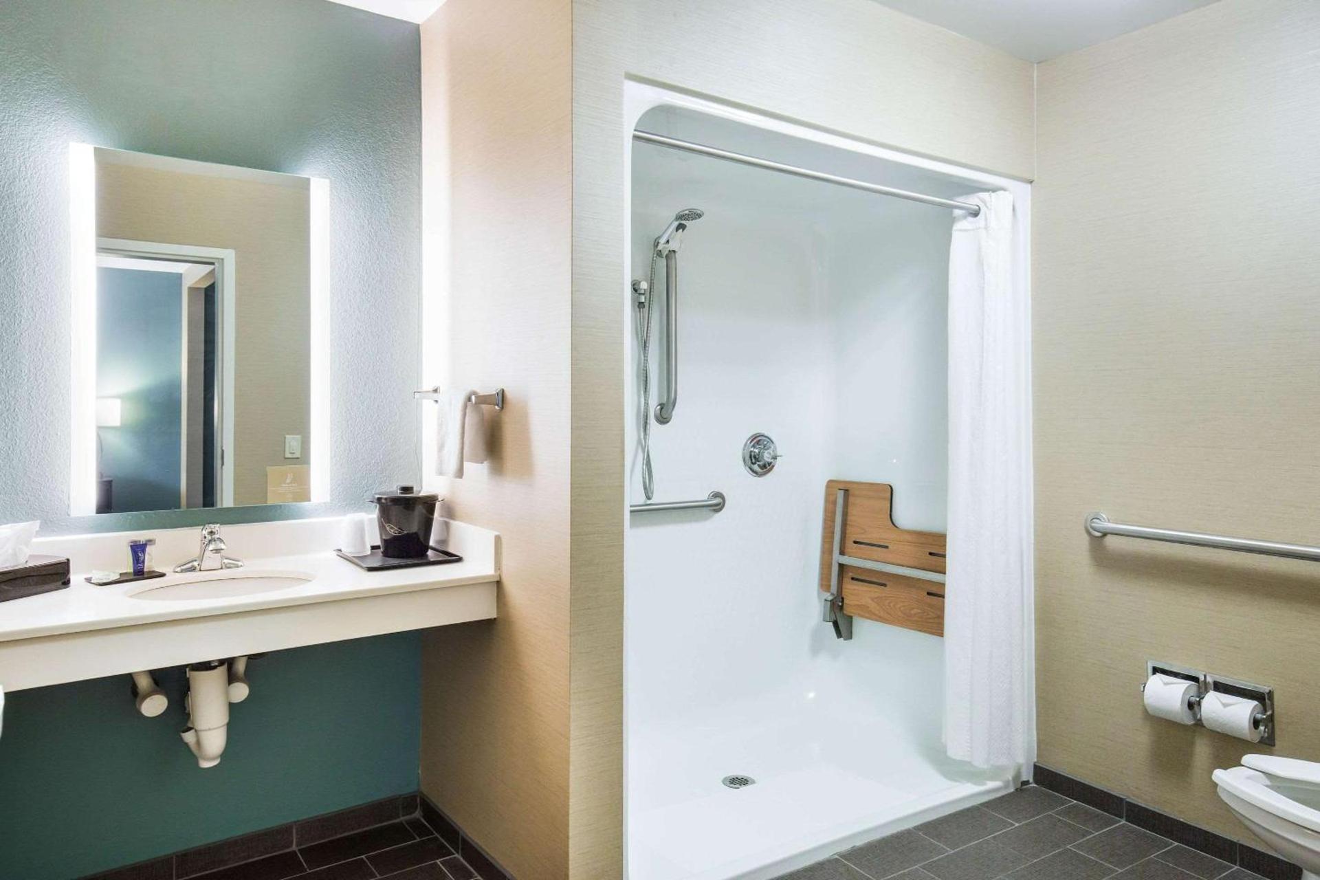 Sleep Inn & Suites Dunmore photo 18