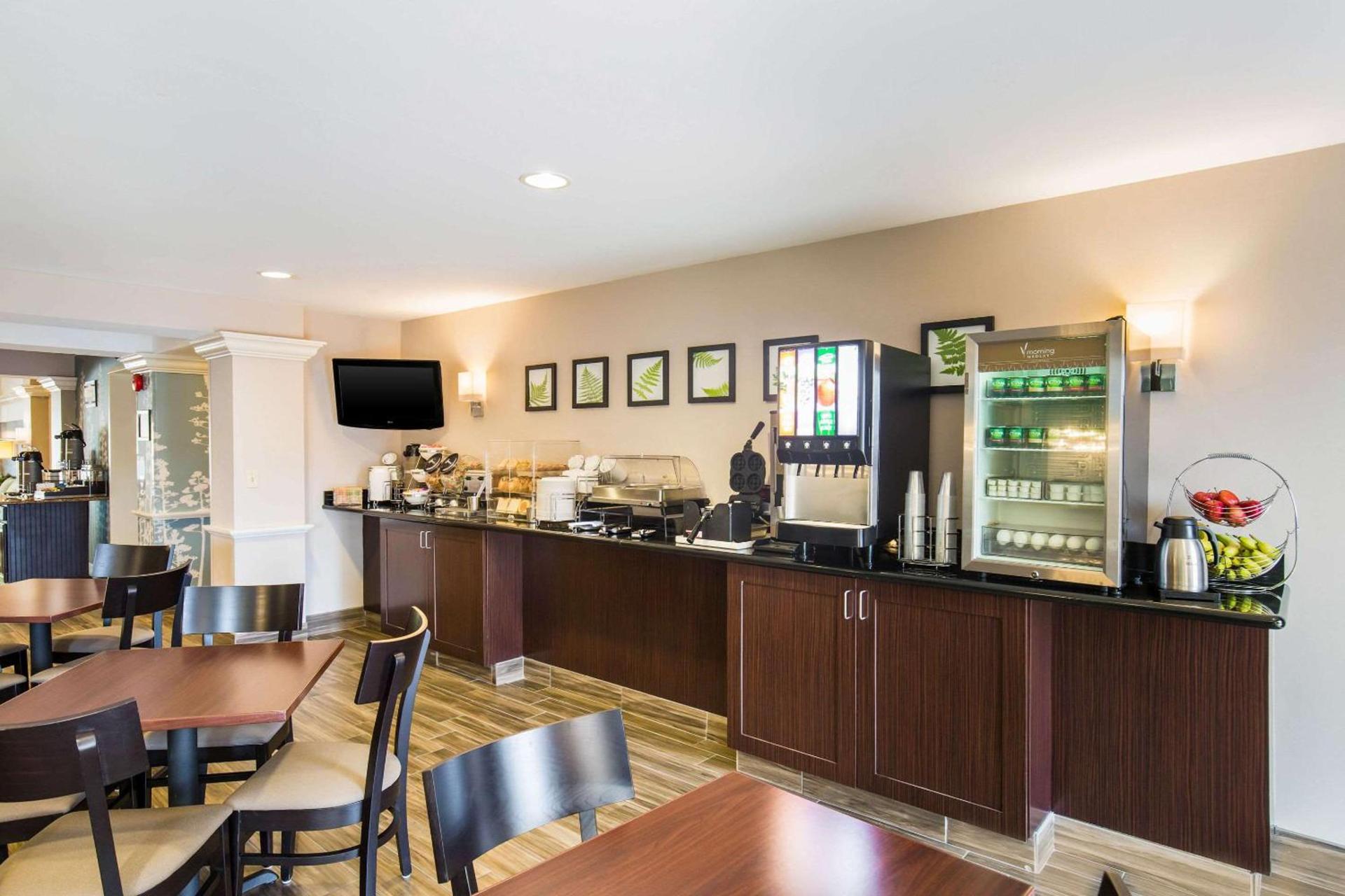 Sleep Inn & Suites Dunmore photo 26