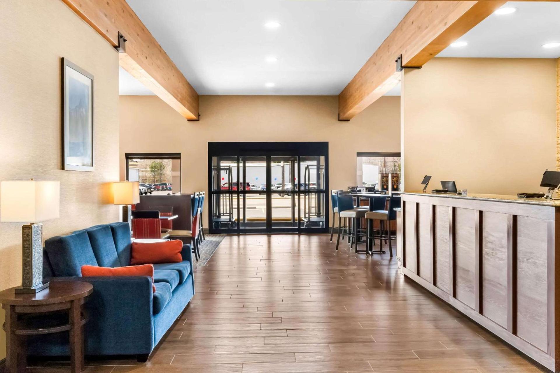 Comfort Inn at Buffalo Bill Village Resort photo 5