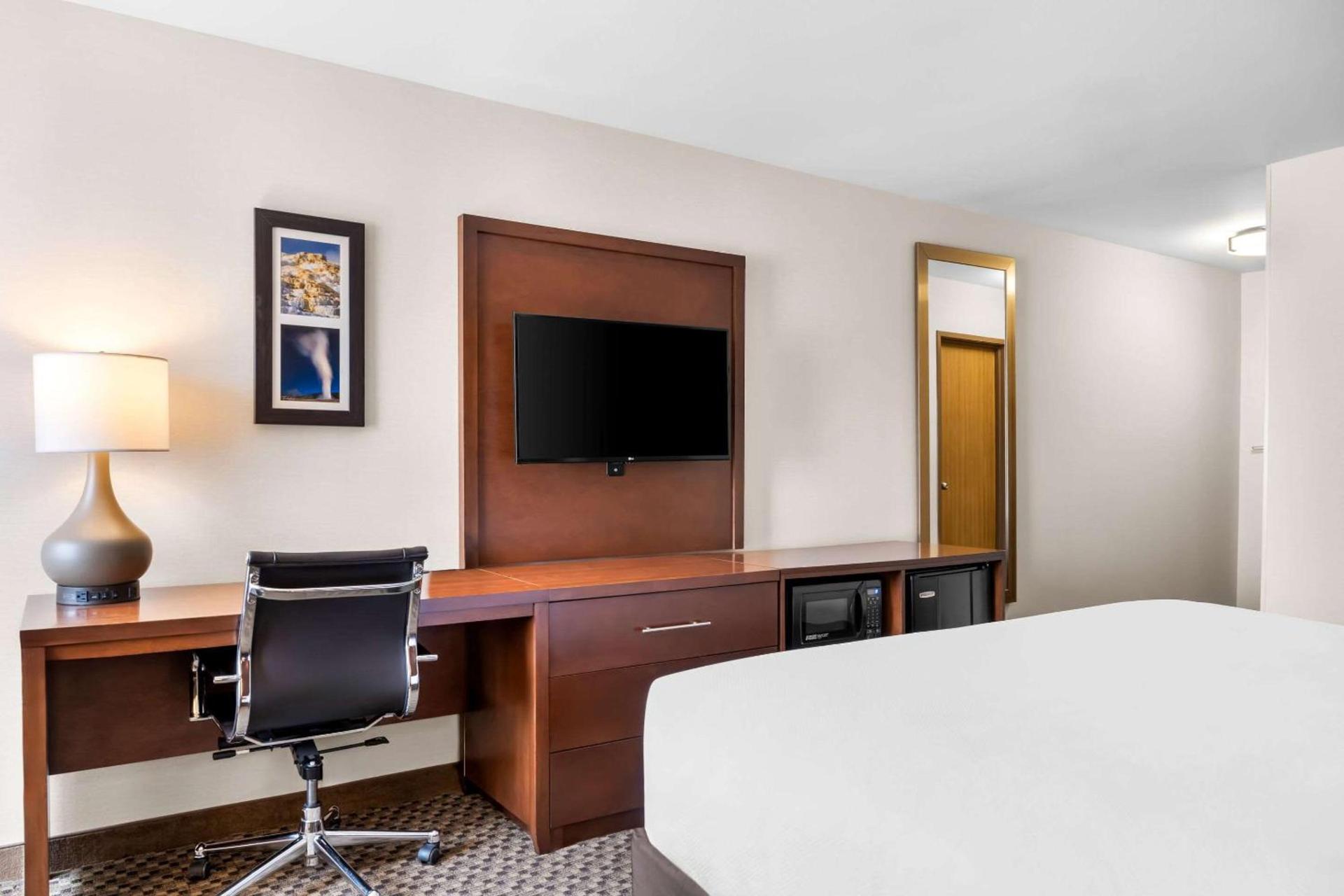 Comfort Inn at Buffalo Bill Village Resort photo 9