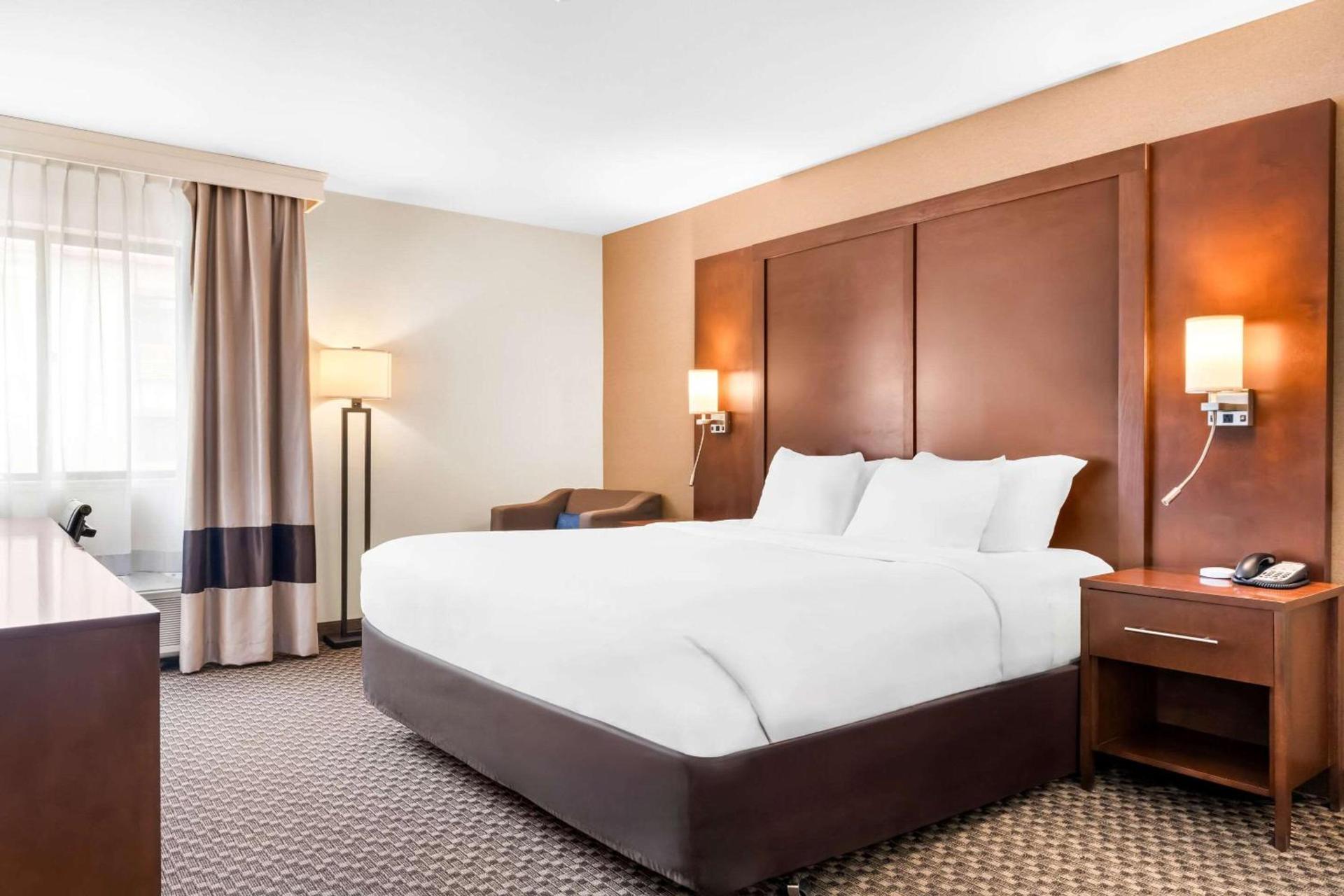 Comfort Inn at Buffalo Bill Village Resort photo 13