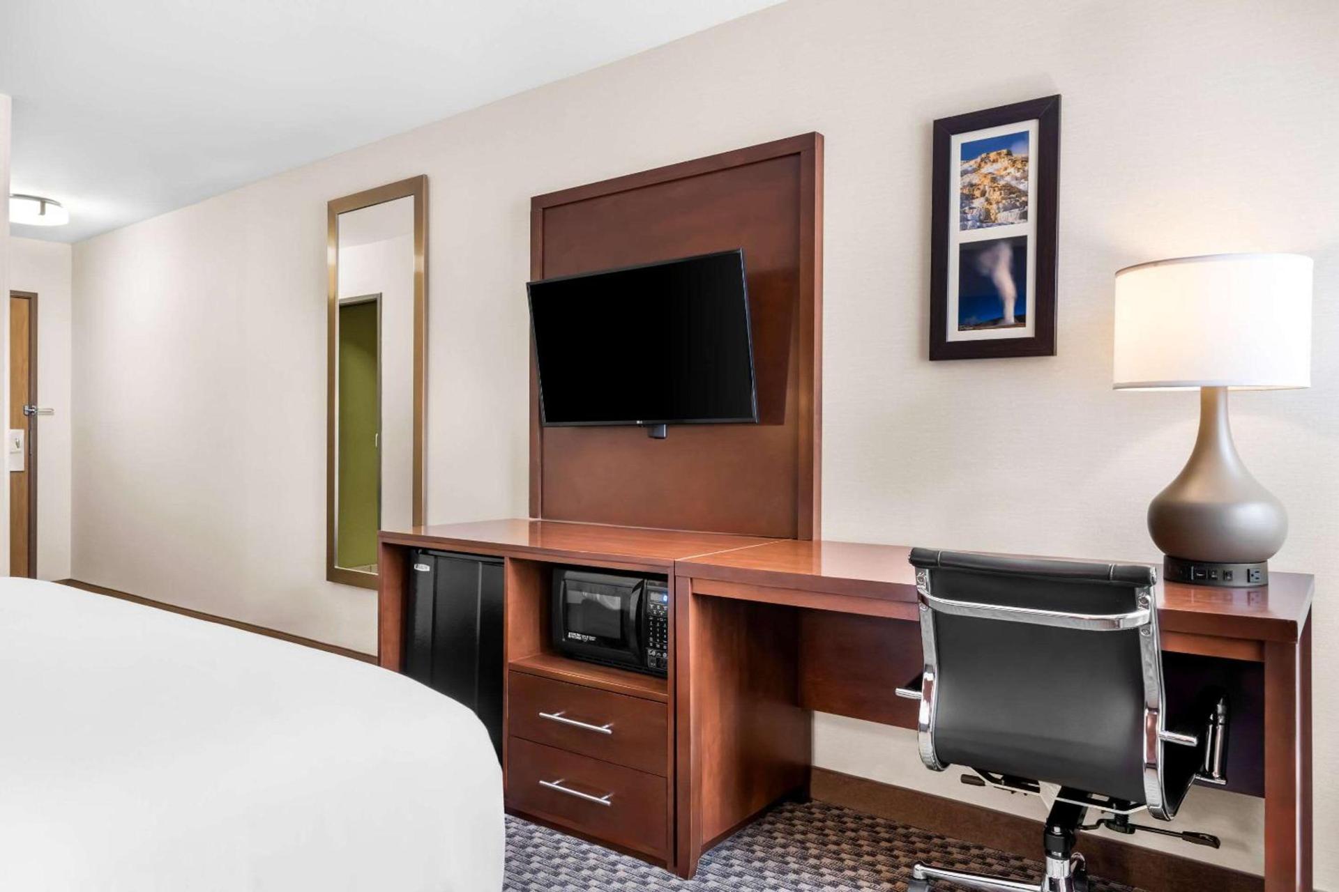 Comfort Inn at Buffalo Bill Village Resort photo 14