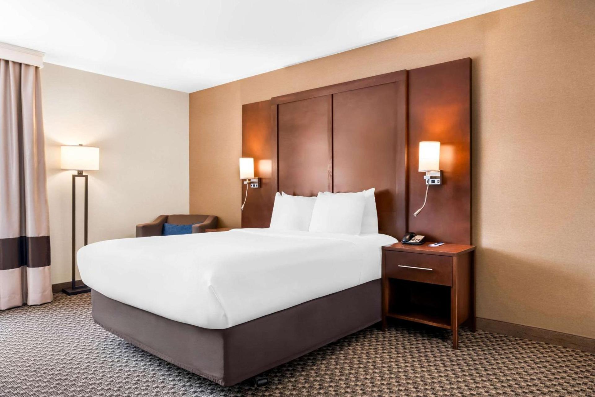 Comfort Inn at Buffalo Bill Village Resort photo 19