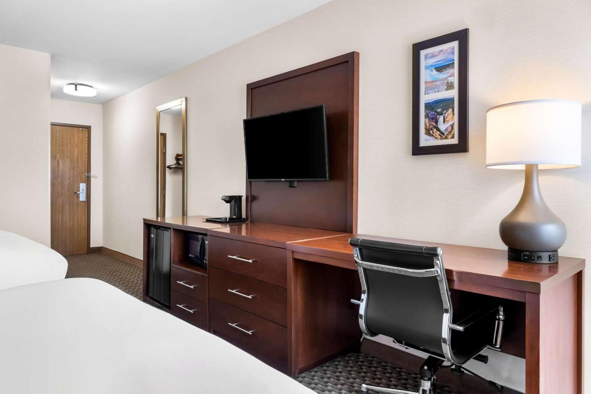 Comfort Inn at Buffalo Bill Village Resort photo 24