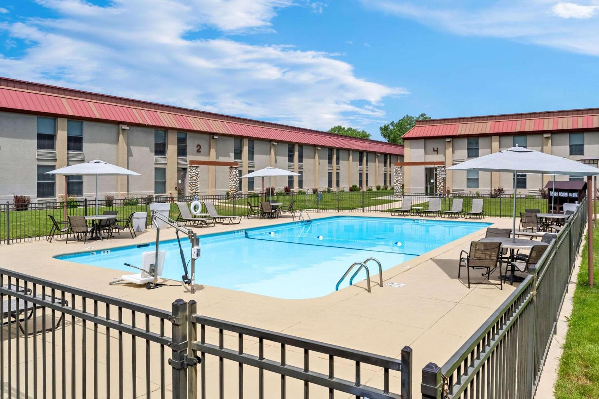 Comfort Inn at Buffalo Bill Village Resort photo 27