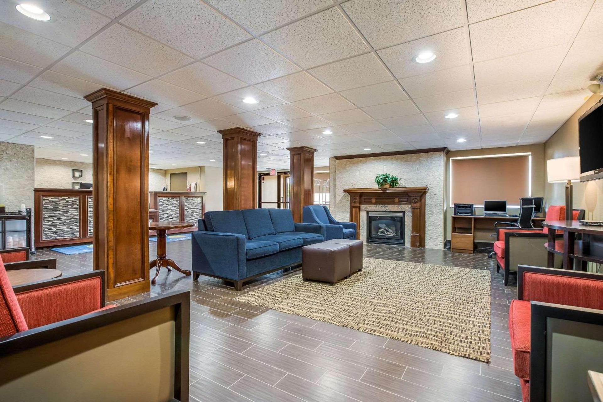 Comfort Inn & Suites Fairborn near Wright Patterson AFB photo 9