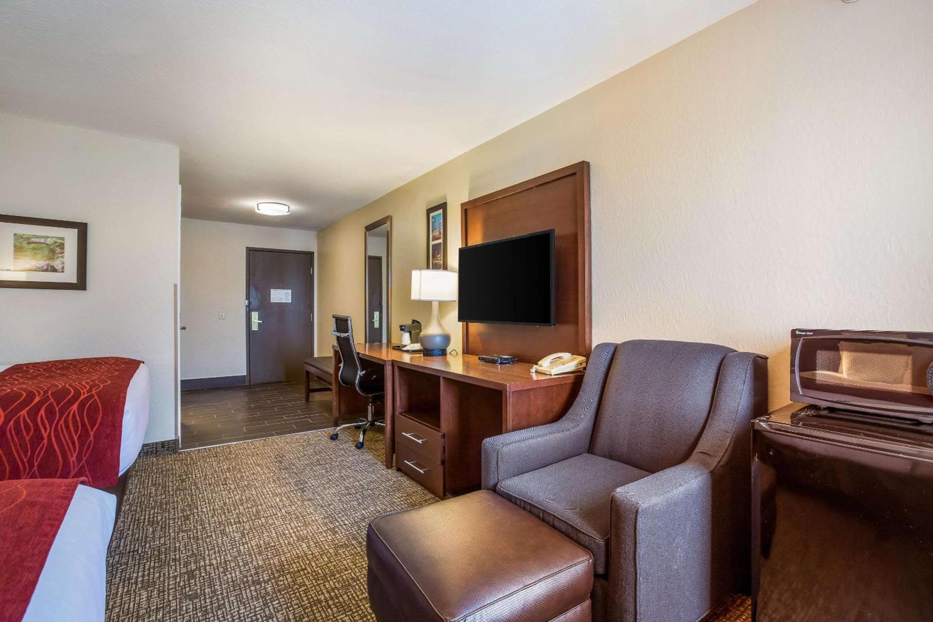 Comfort Inn & Suites Fairborn near Wright Patterson AFB photo 12