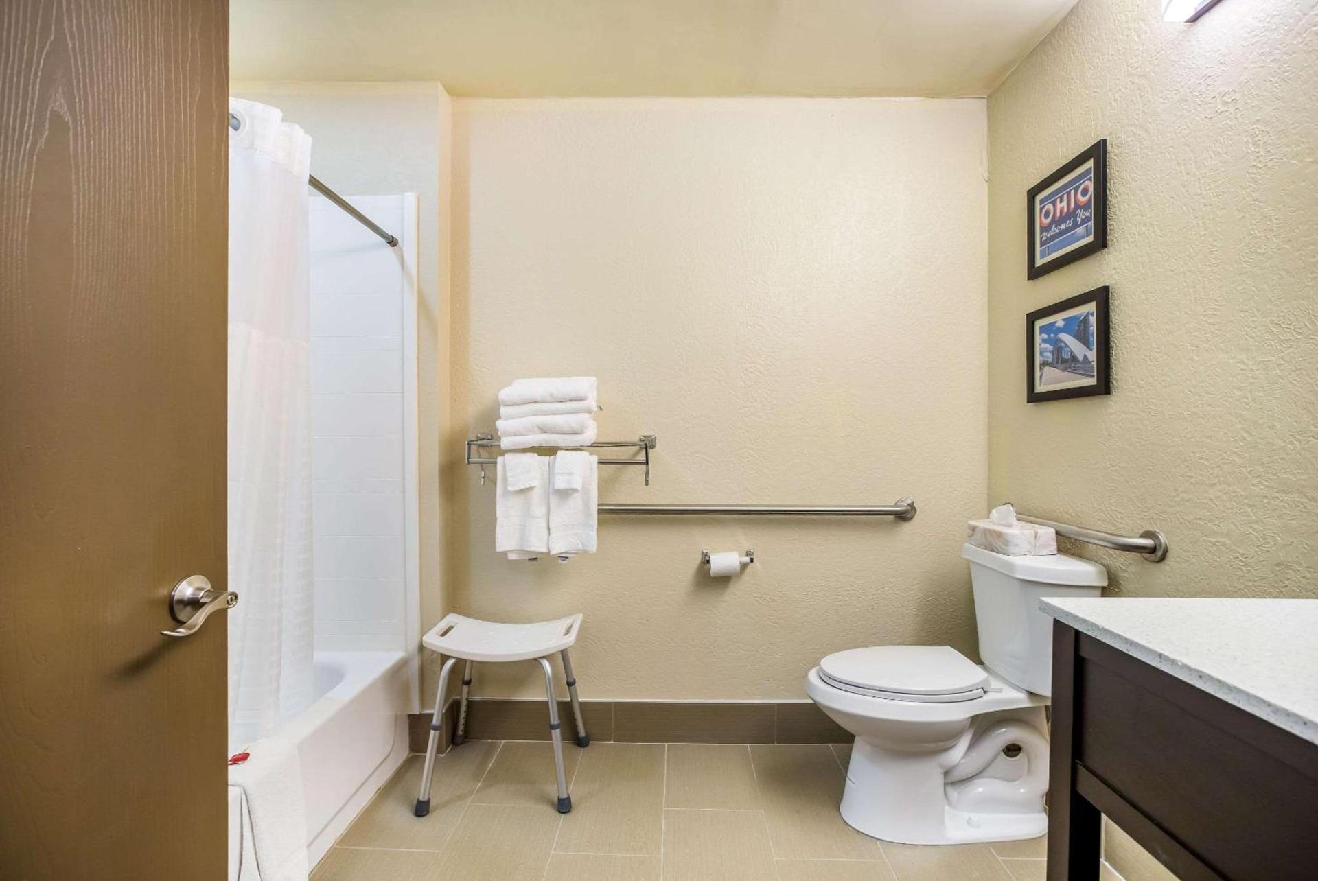 Comfort Inn & Suites Fairborn near Wright Patterson AFB photo 16