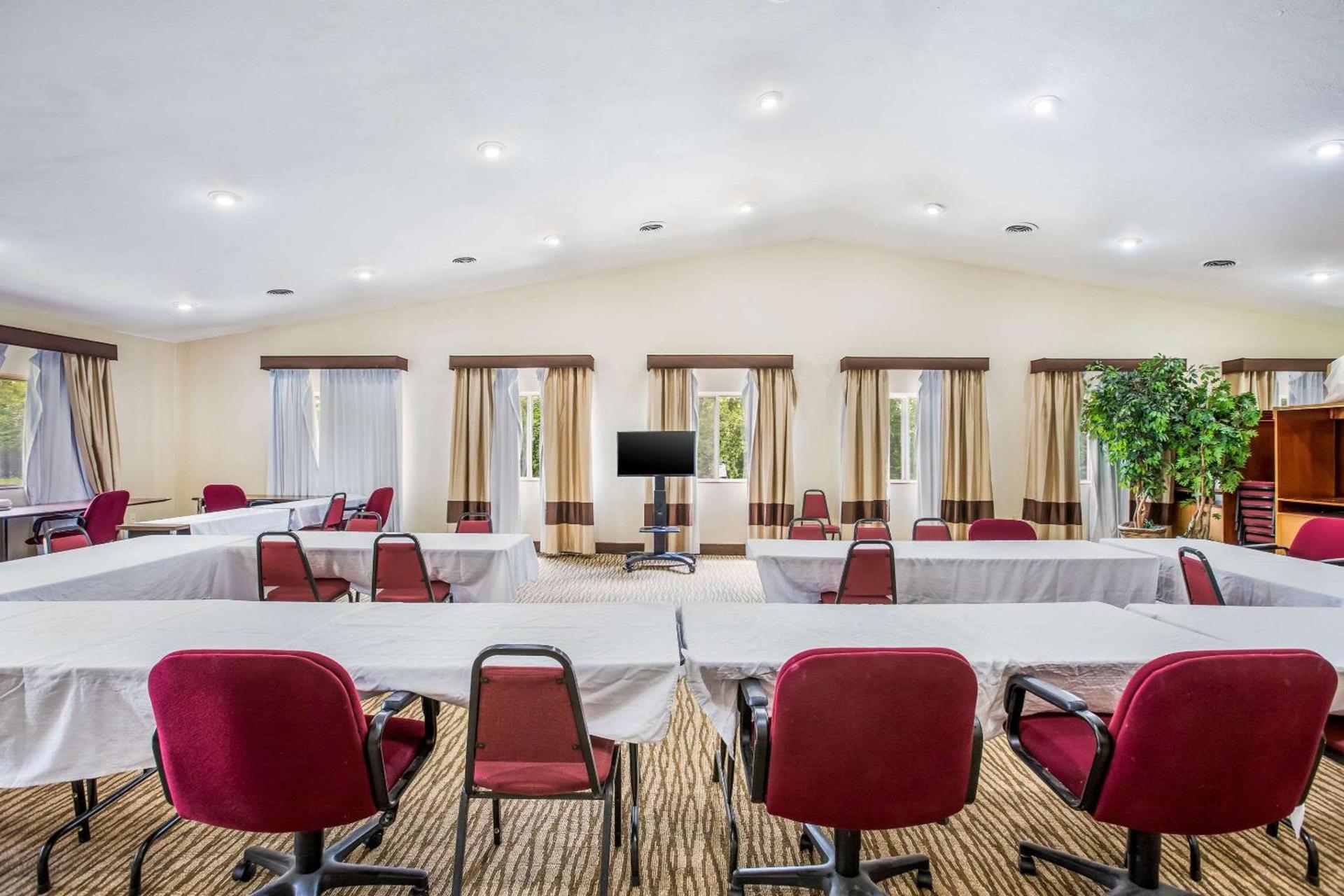 Comfort Inn & Suites Fairborn near Wright Patterson AFB photo 38