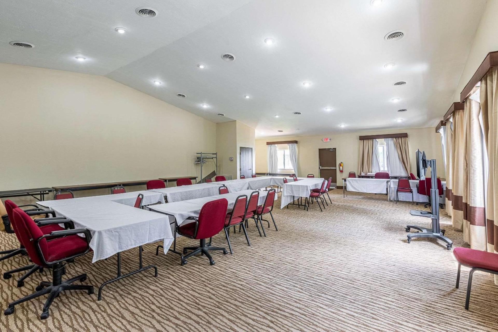 Comfort Inn & Suites Fairborn near Wright Patterson AFB photo 37