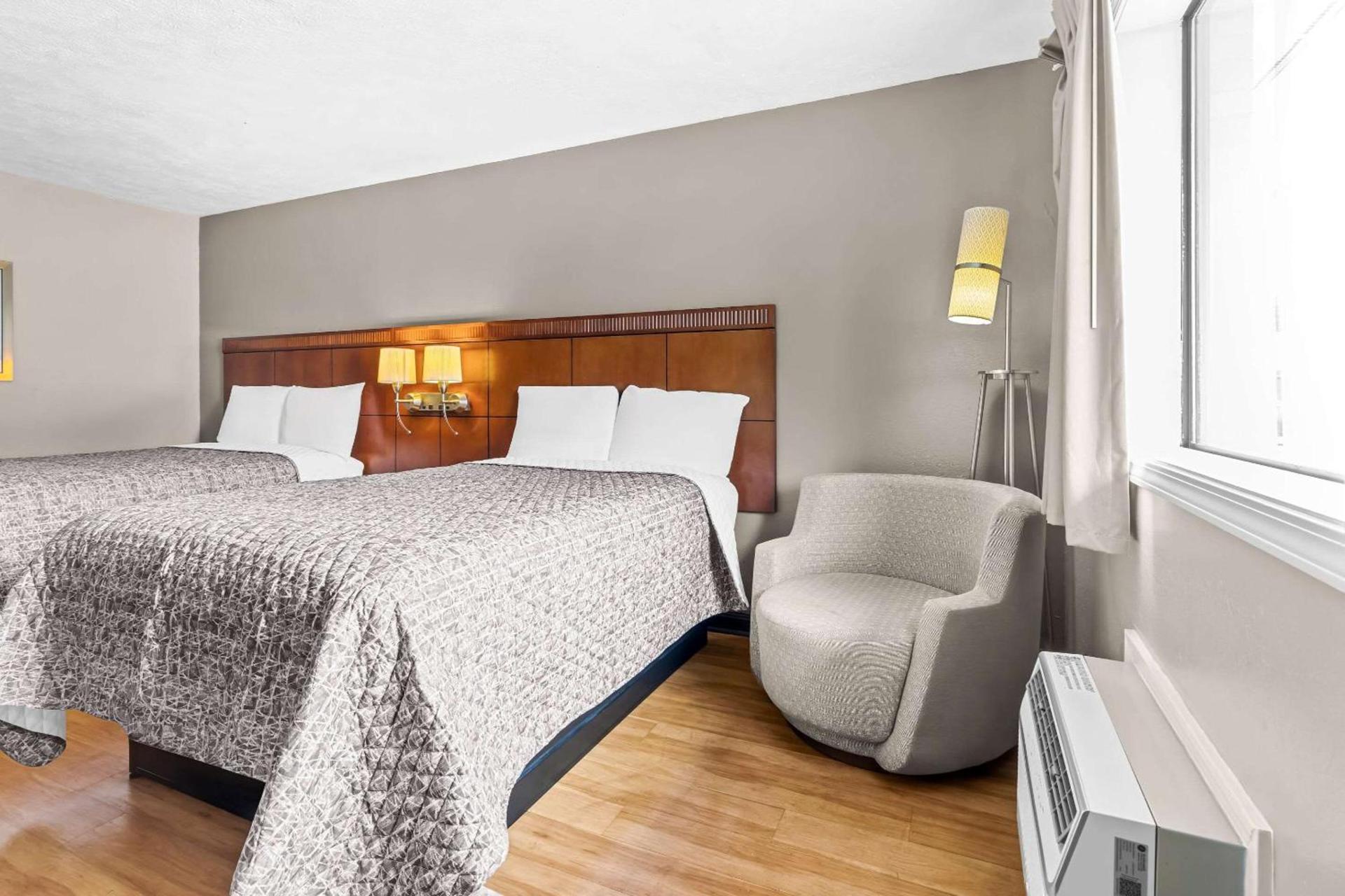Rodeway Inn Lexington West photo 11