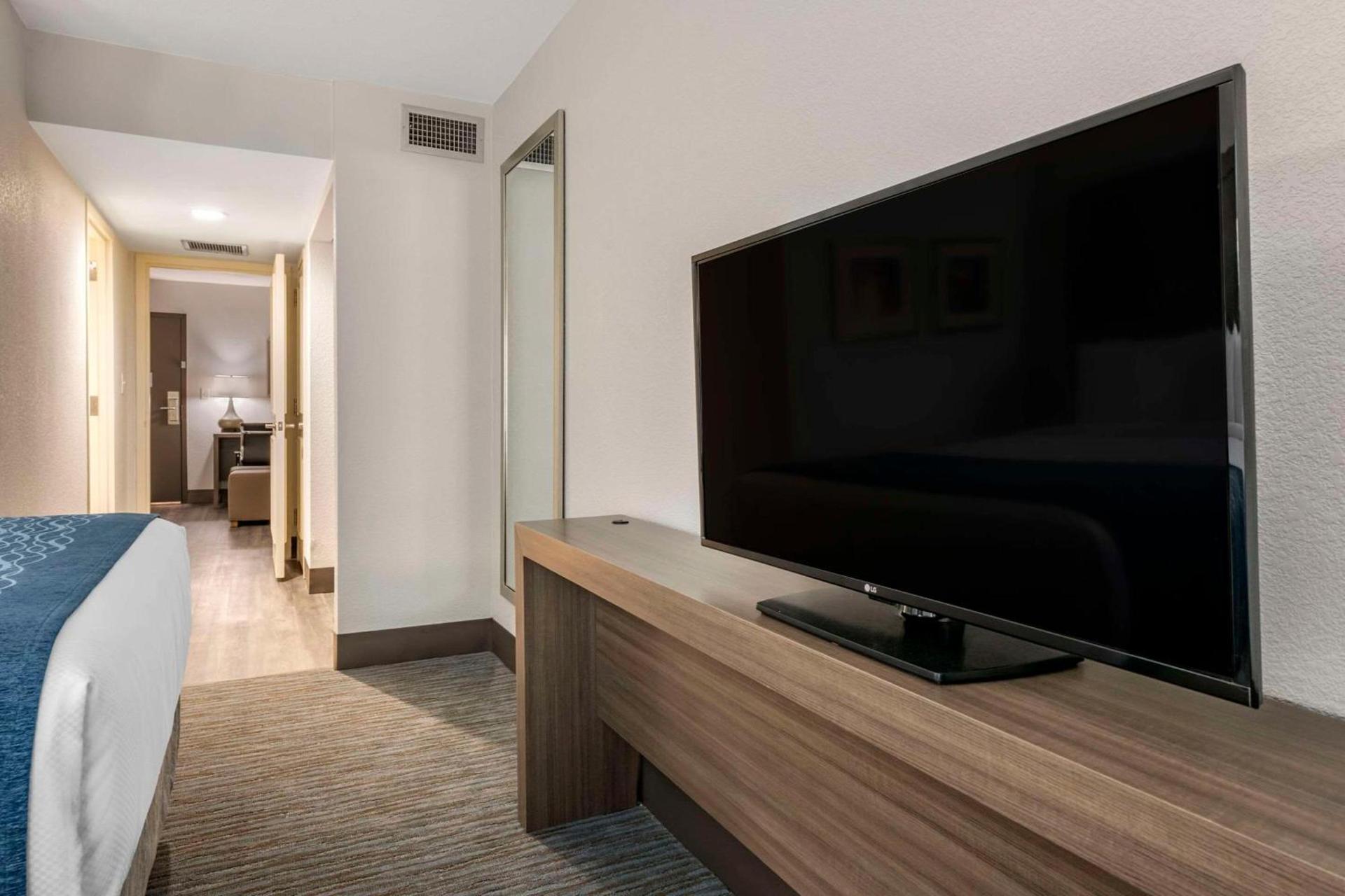 Comfort Inn & Suites Downtown Brickell-Port of Miami photo 7
