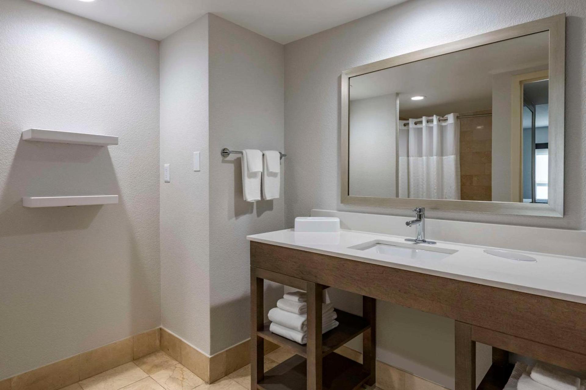 Comfort Inn & Suites Downtown Brickell-Port of Miami photo 23