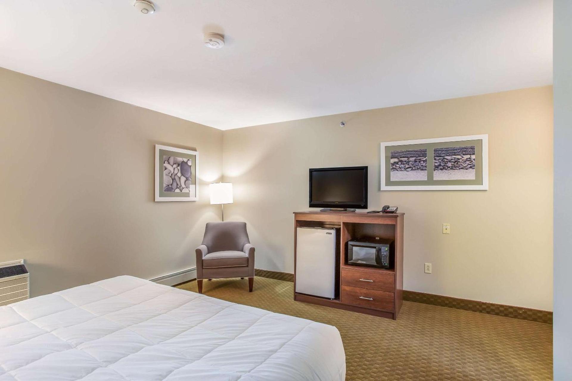 Quality Inn & Suites Gorham Riverside photo 13
