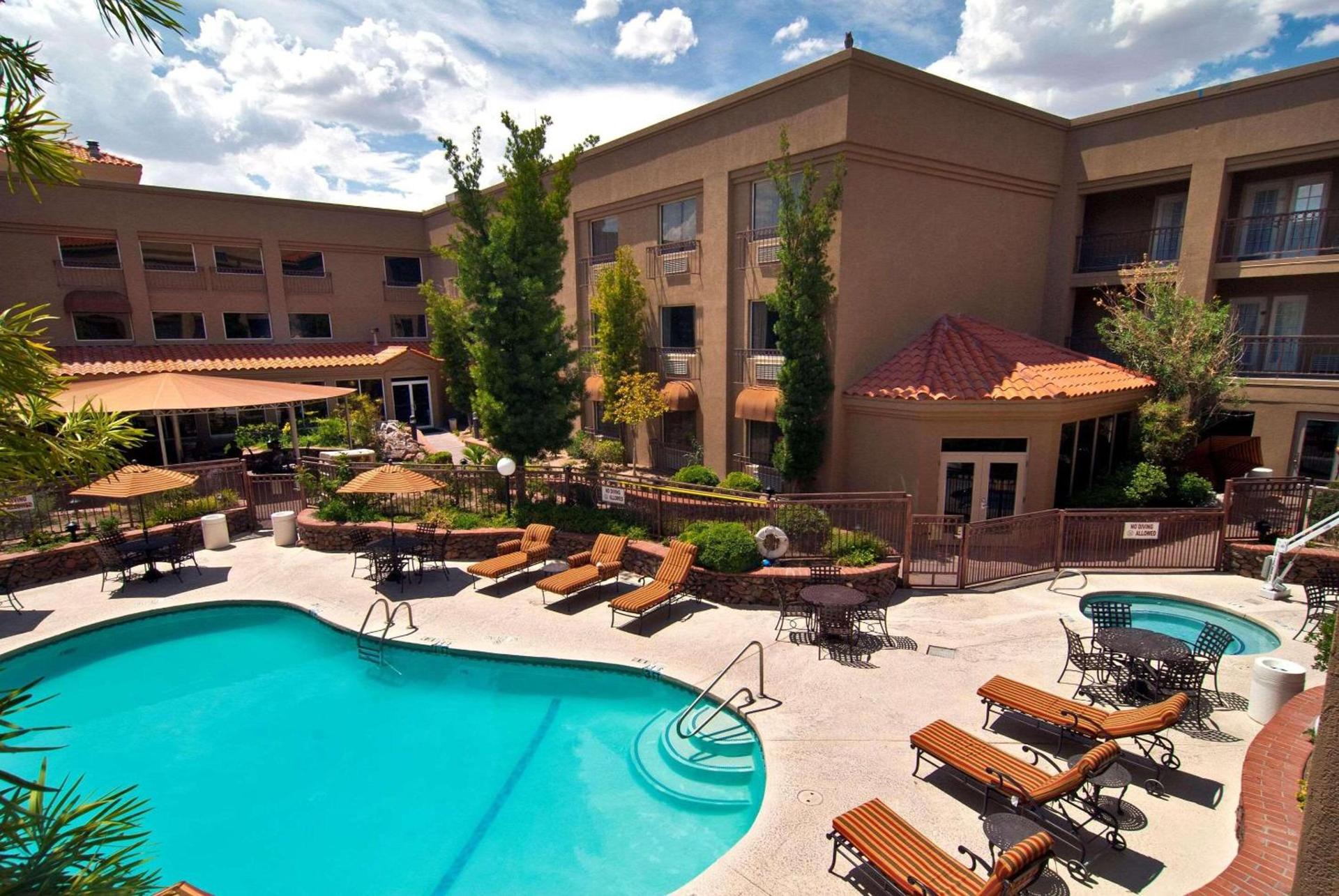 Radisson Hotel El Paso Airport photo 2