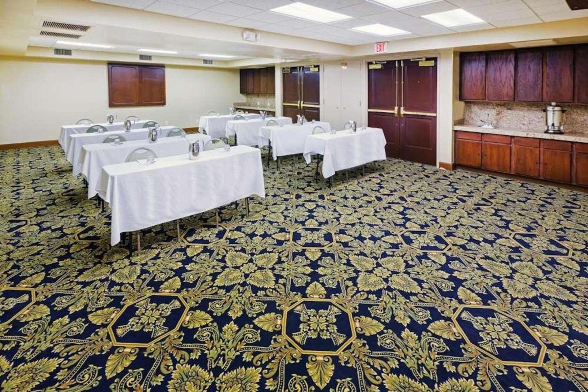 Radisson Hotel El Paso Airport photo 22