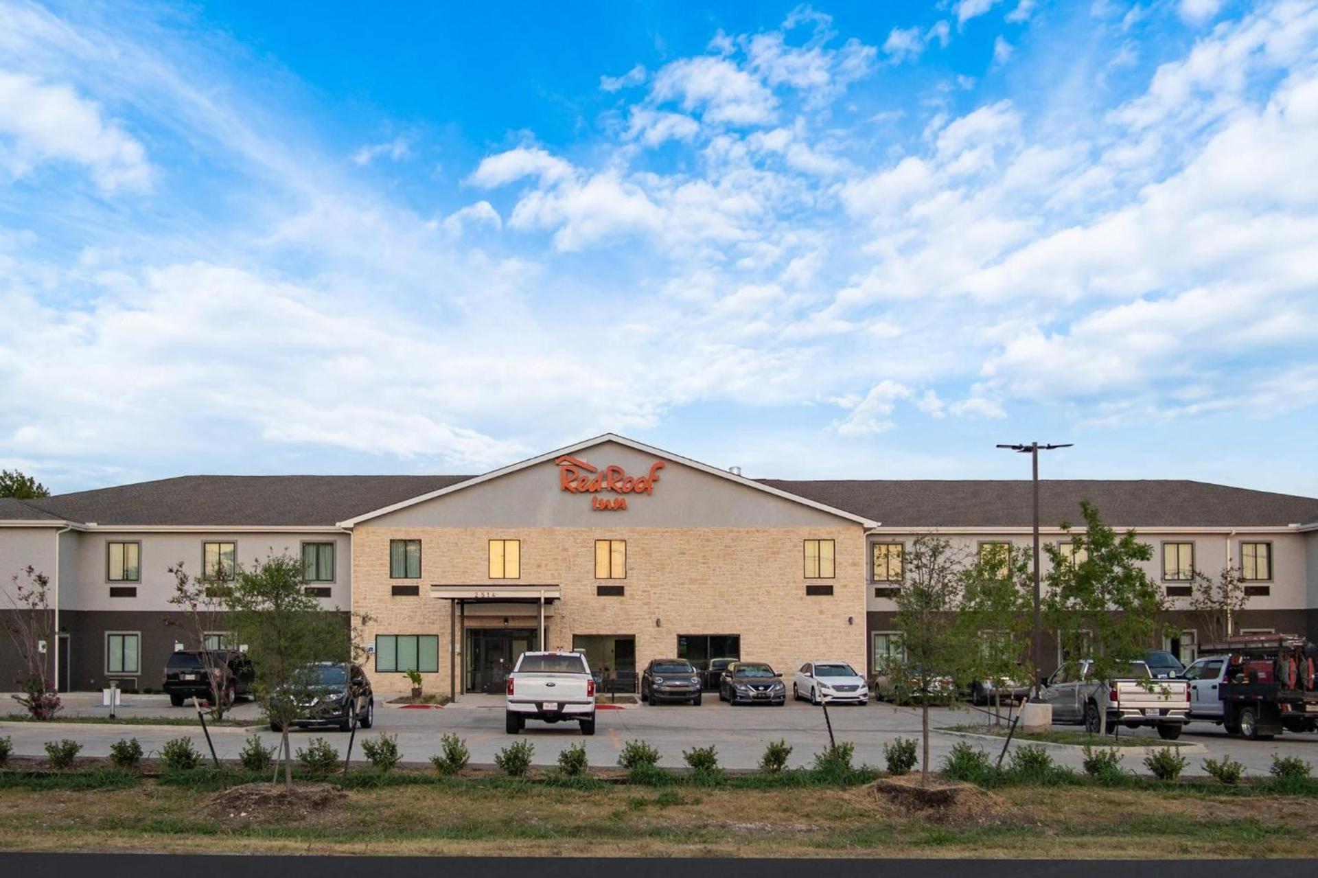 Red Roof Inn Lancaster, TX photo 10