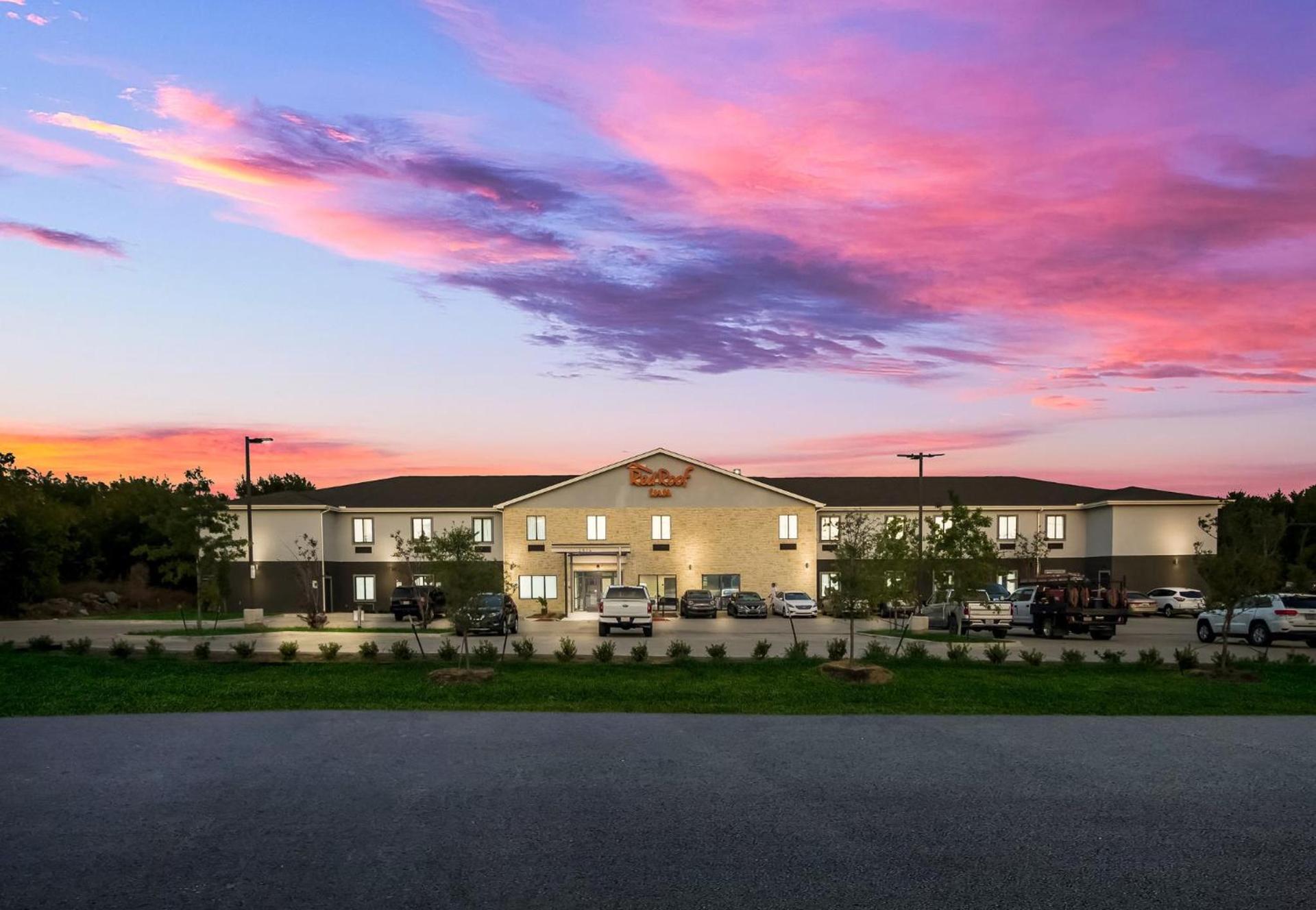 Red Roof Inn Lancaster, TX photo 18