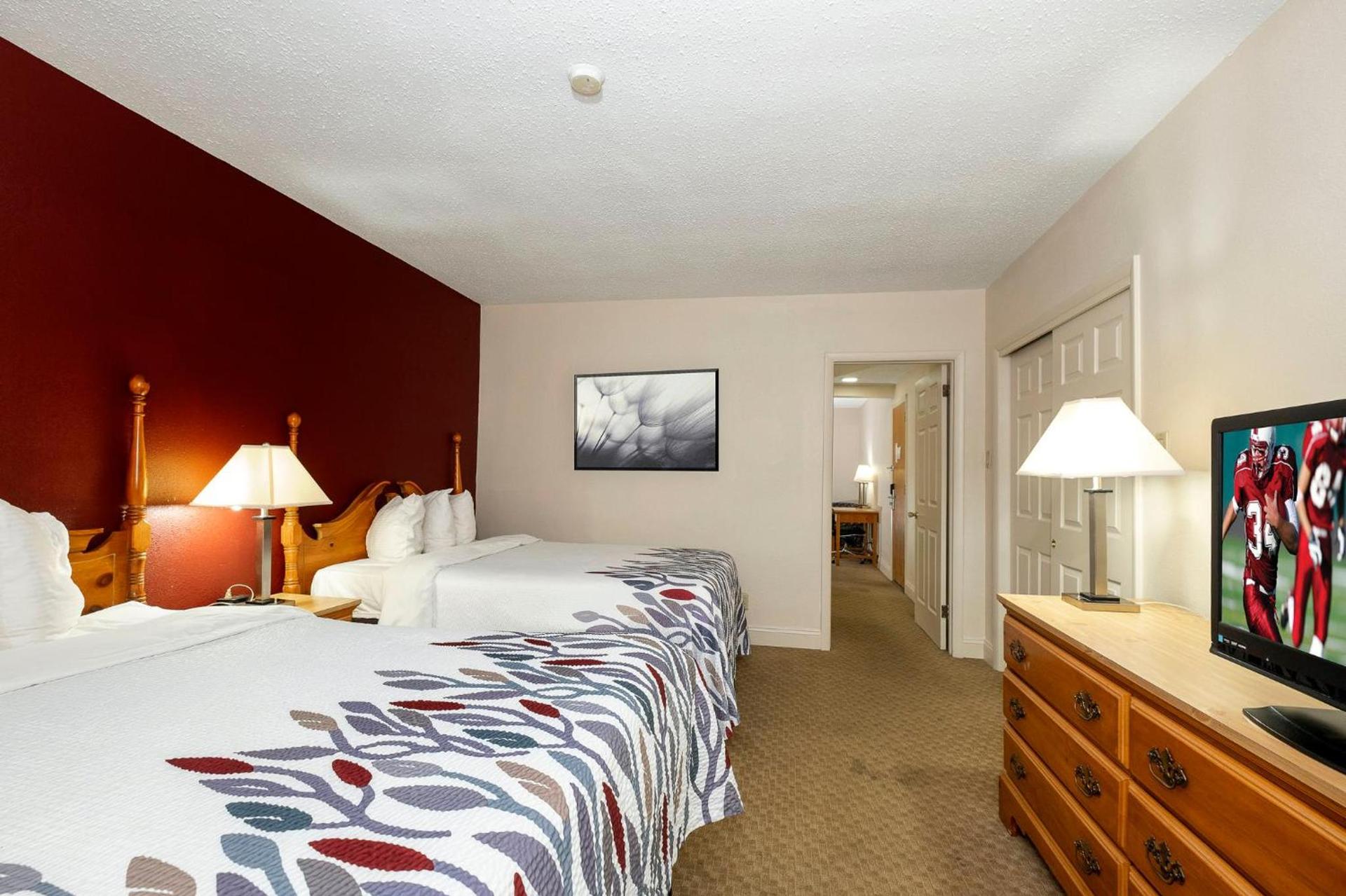 Red Roof Inn & Suites Hazleton photo 25