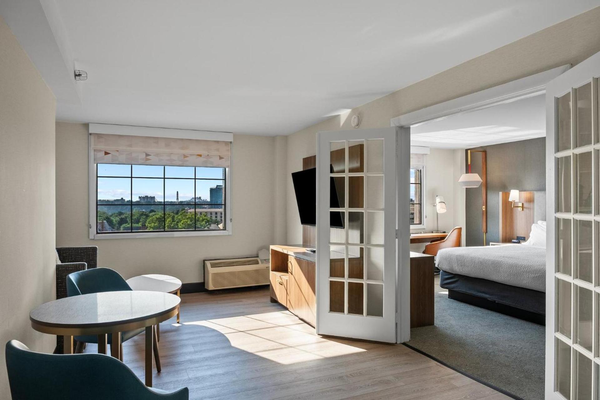 Holiday Inn Niagara Falls State Park Entry by IHG photo 66