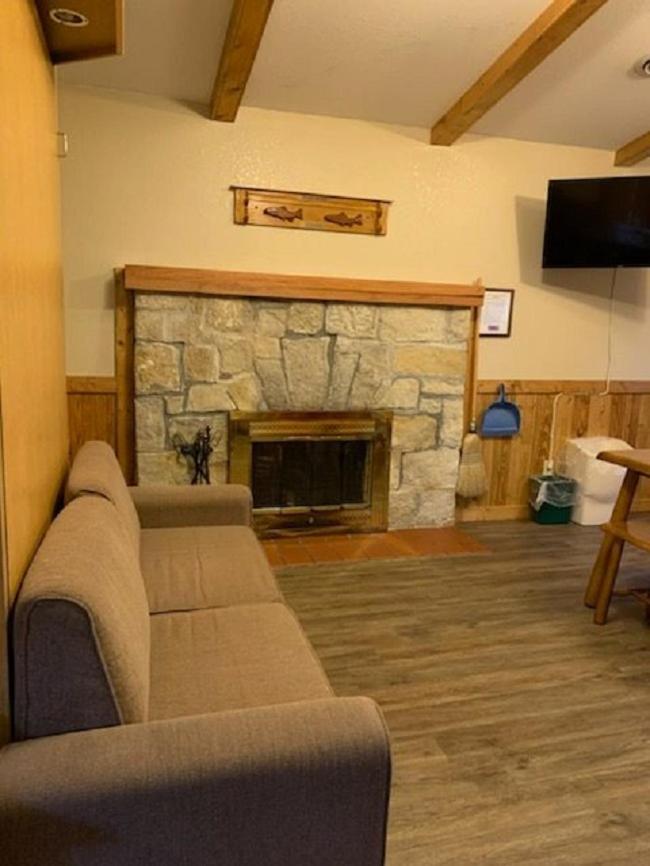 Montauk Lodge photo 34