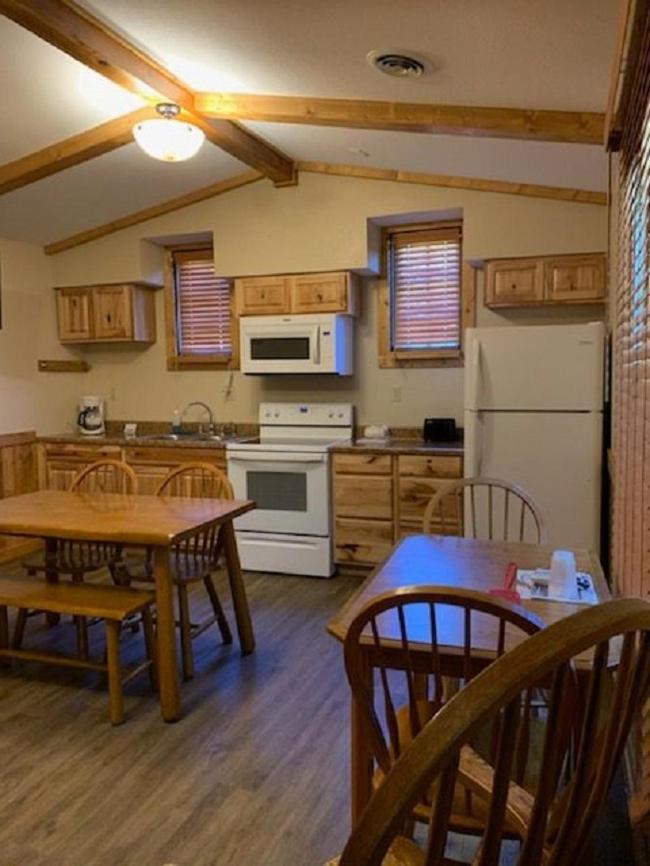 Montauk Lodge photo 35