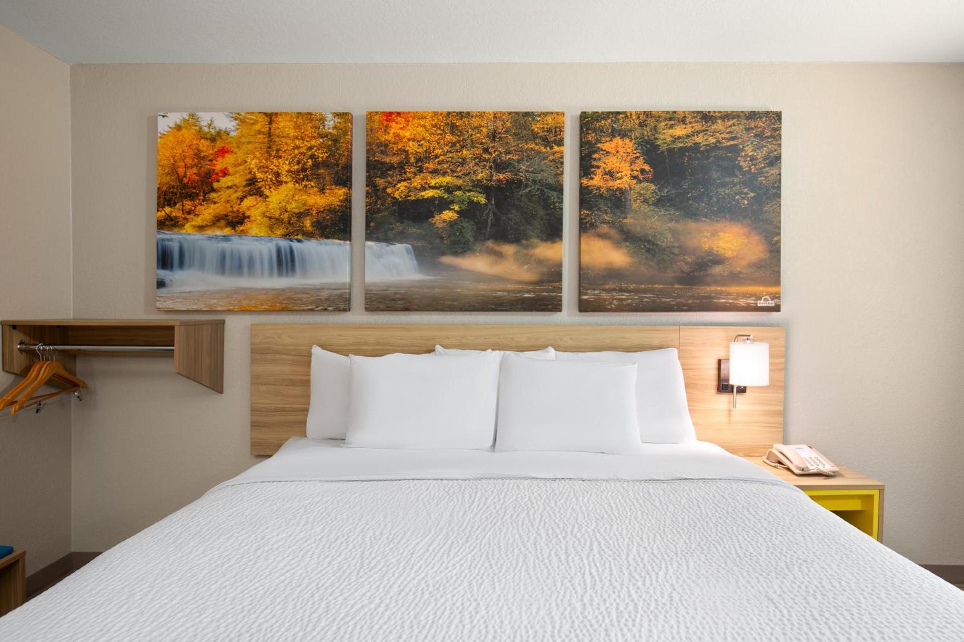 Days Inn by Wyndham Helen photo 36