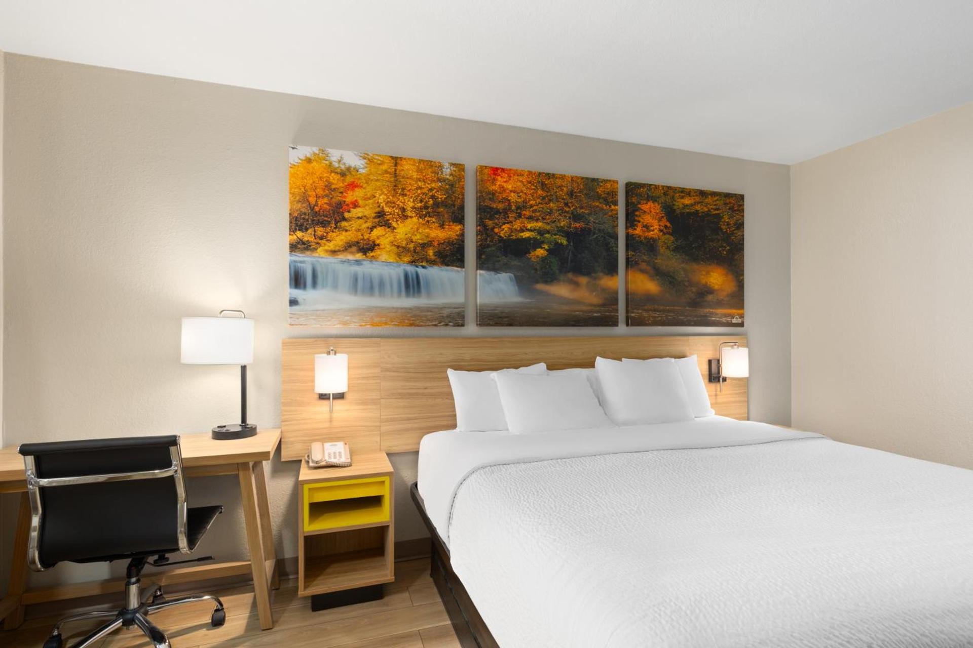 Days Inn by Wyndham Helen photo 39