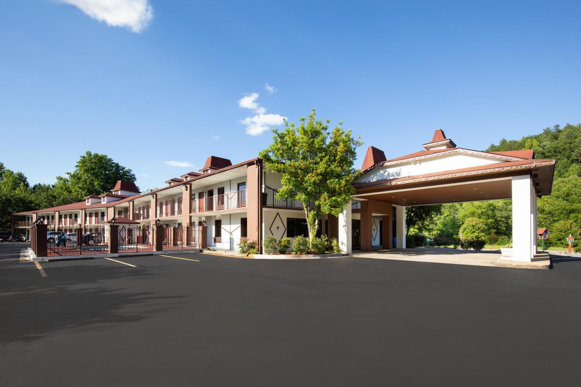 Days Inn by Wyndham Helen photo 51