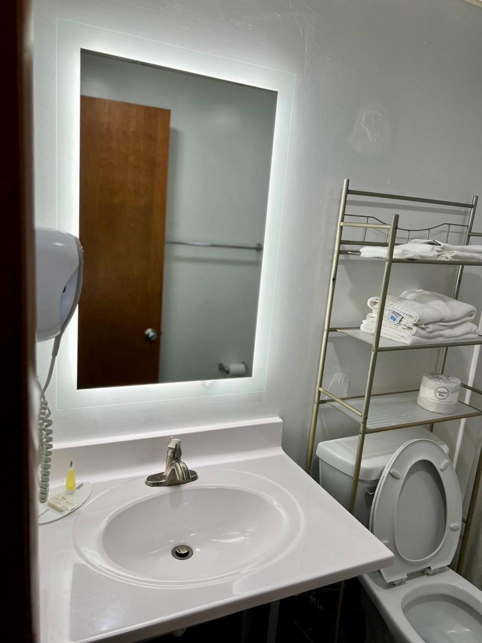 Travelodge by Wyndham Gallipolis photo 11