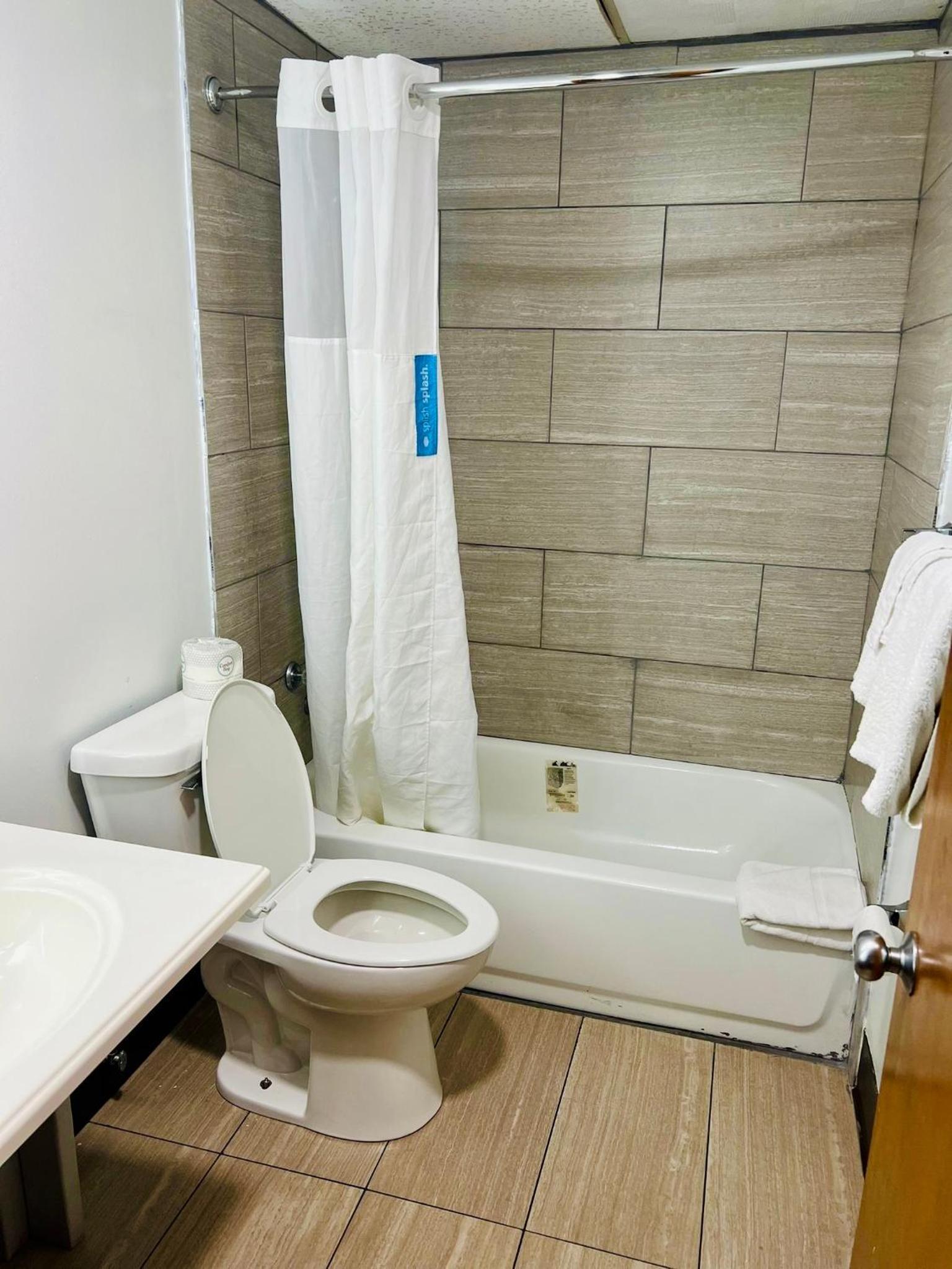 Travelodge by Wyndham Gallipolis photo 15
