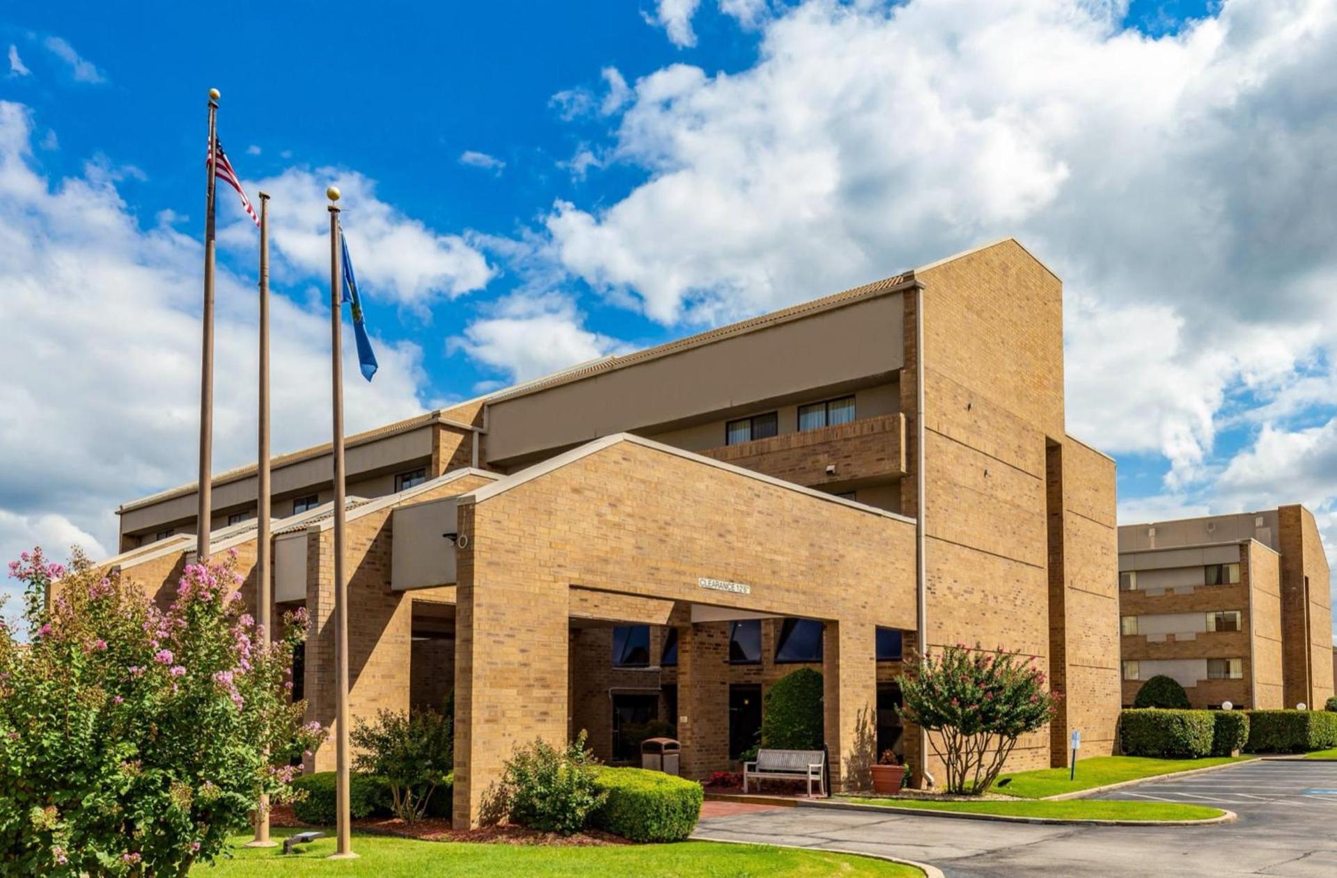 Tulsa Square Hotel Central, I-44 By OYO photo 1