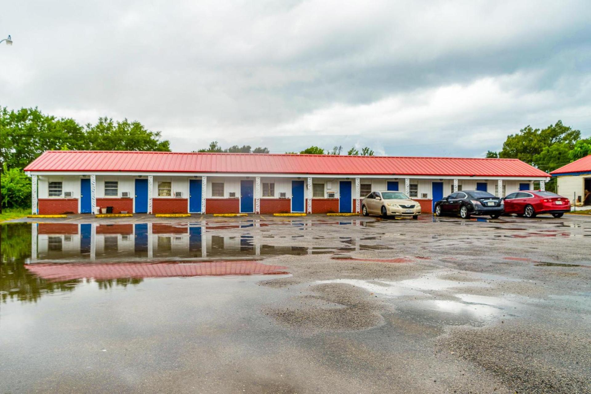 Budget Inn By OYO Palestine TX Hwy 79 photo 3