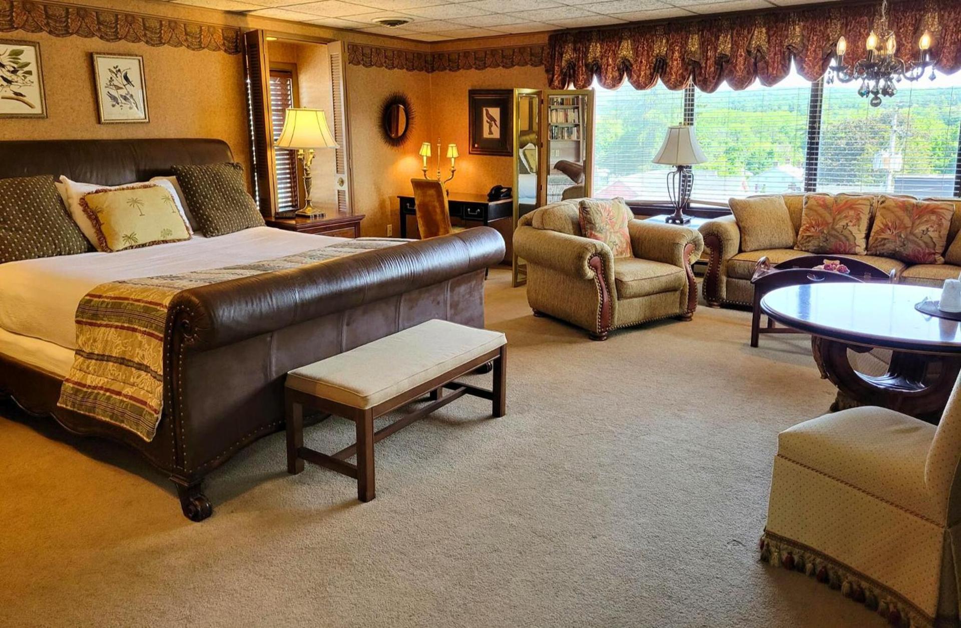 Altland House Inn & Suites photo 52