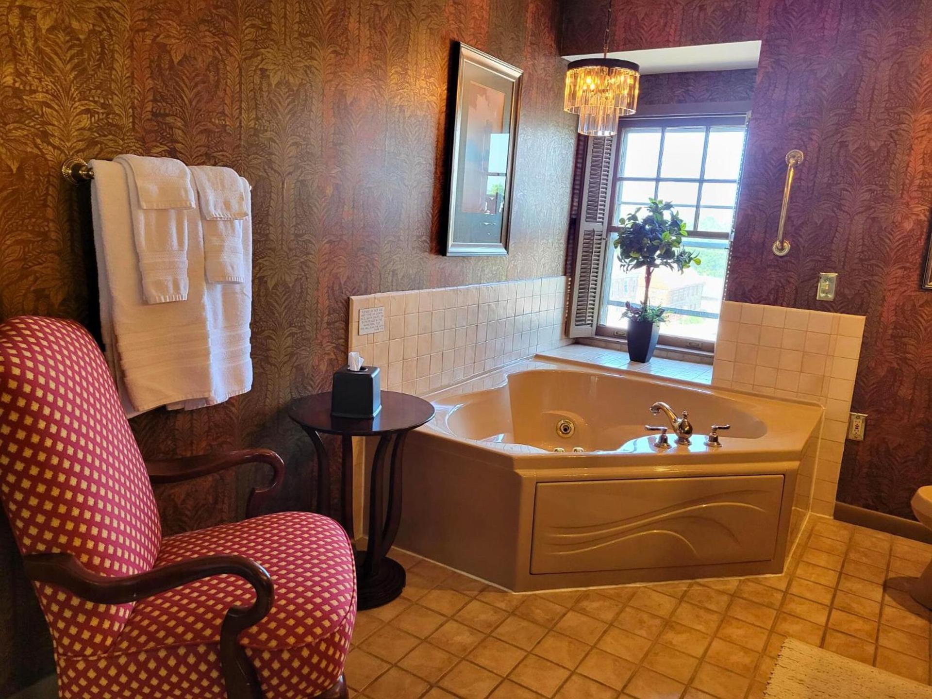Altland House Inn & Suites photo 61
