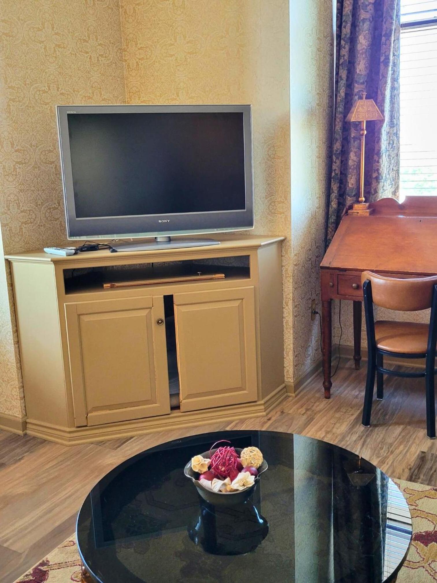 Altland House Inn & Suites photo 68