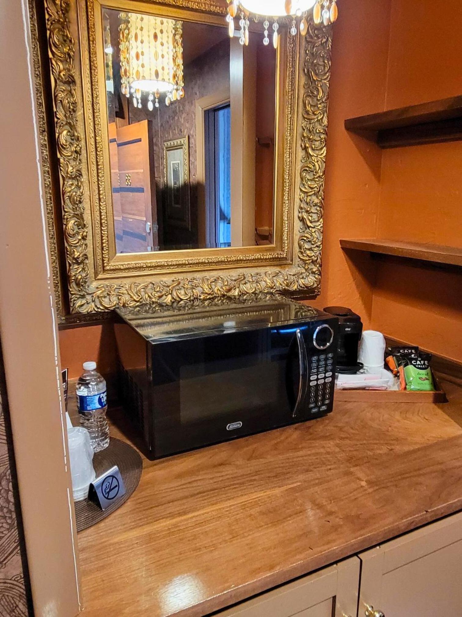 Altland House Inn & Suites photo 72