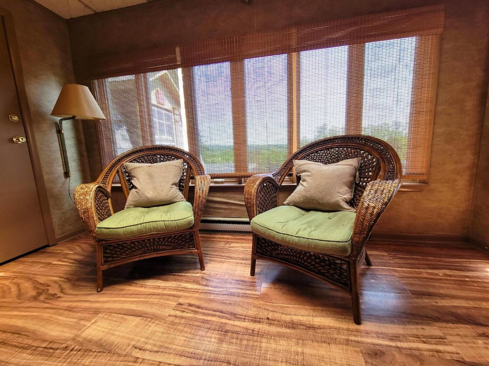 Altland House Inn & Suites photo 75