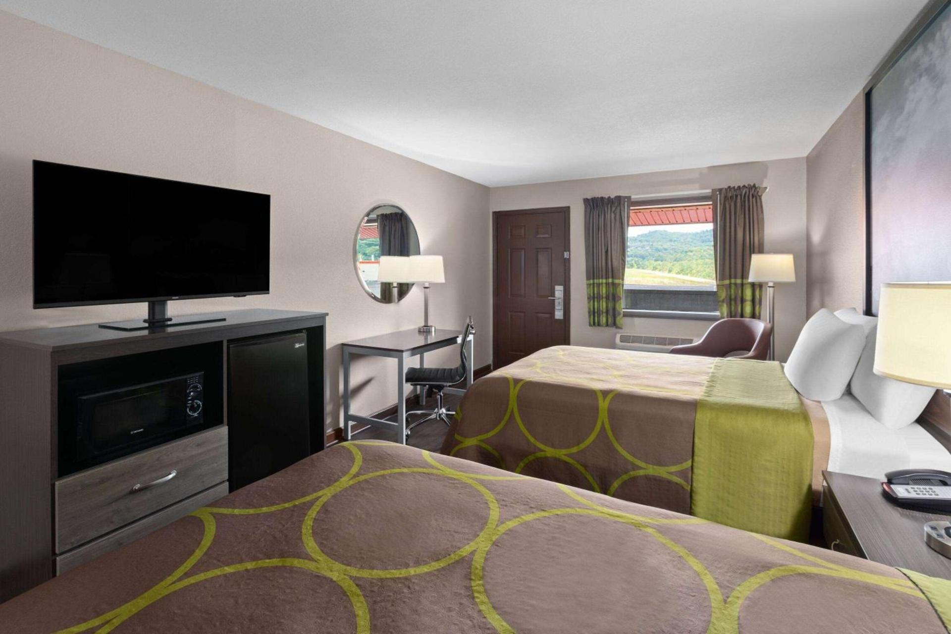 Super 8 by Wyndham Bridgeport/Clarksburg Area photo 25