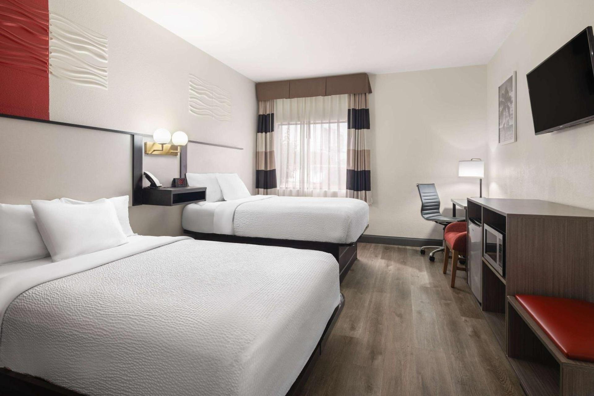 Ramada by Wyndham Locust Grove photo 13
