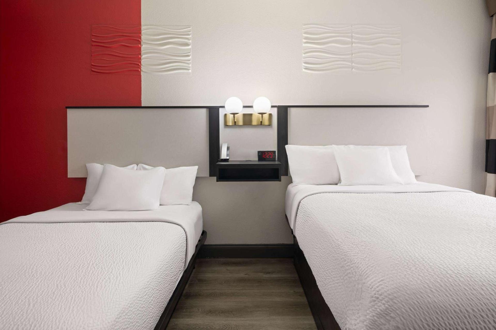 Ramada by Wyndham Locust Grove photo 14